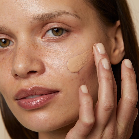 Увлажняющий Тональный Крем, тон 05 слоновая кость